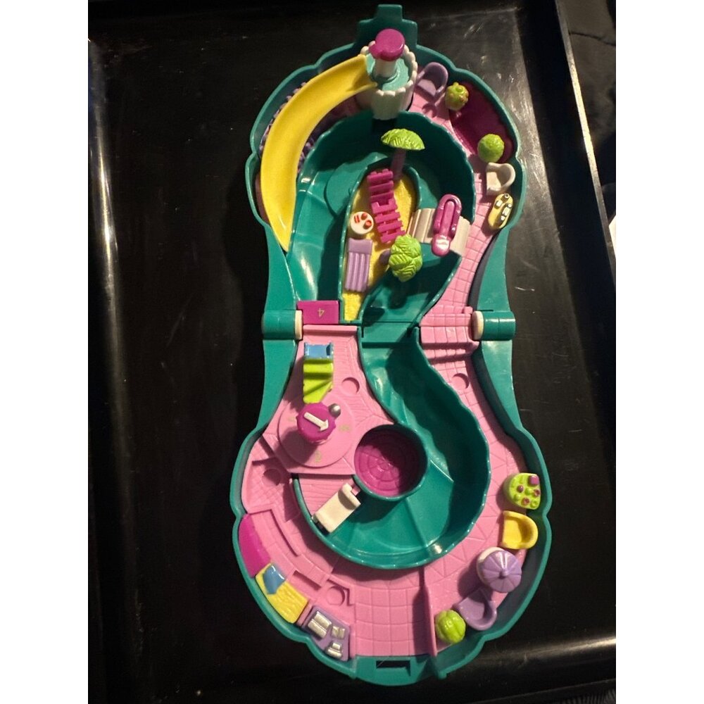 1995 Polly Pocket Bluebird  Shell splash & slide  Compact Playset‎ no figures